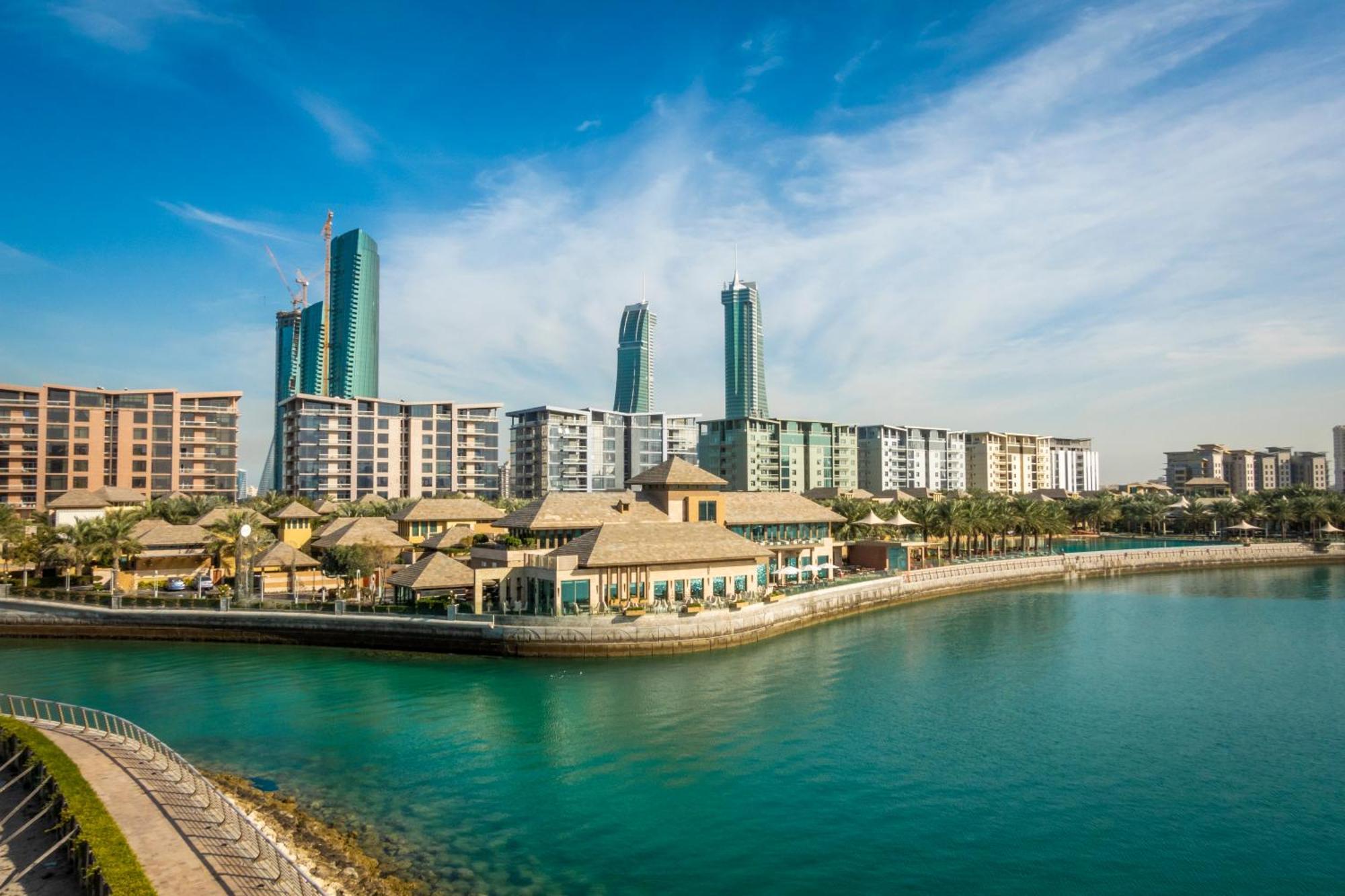Palavra Resort Manama Exterior foto View of Al Furjan