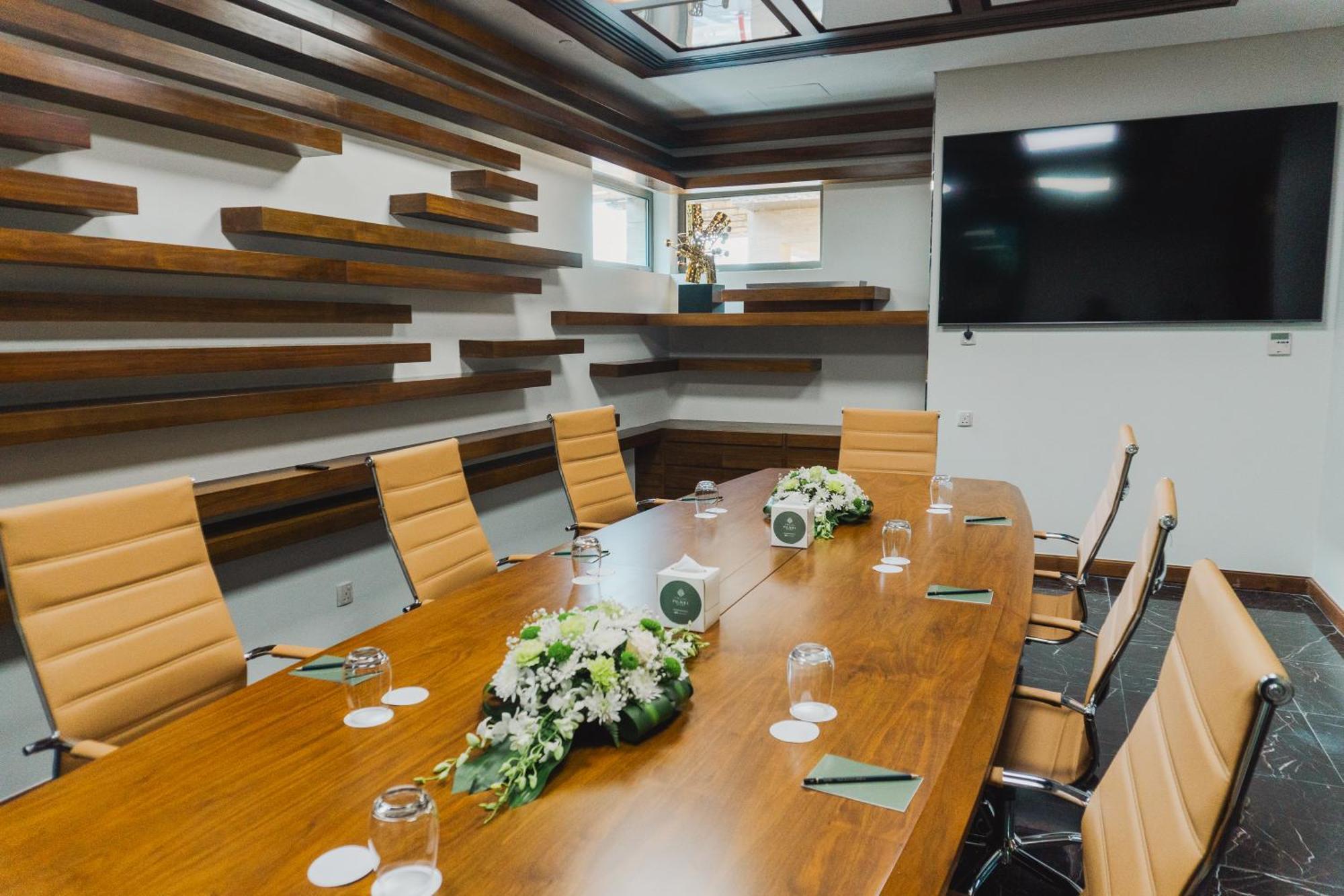 Palavra Resort Manama Exterior foto Boardroom