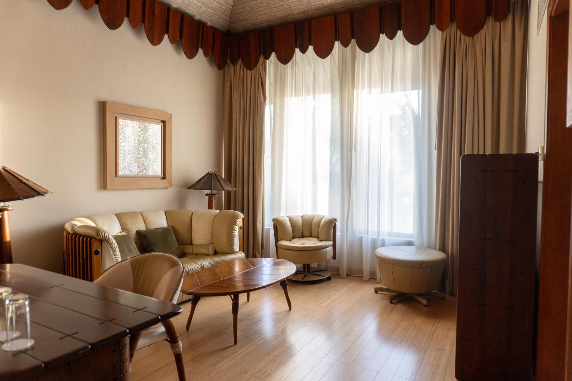 Palavra Resort Manama Exterior foto A living room