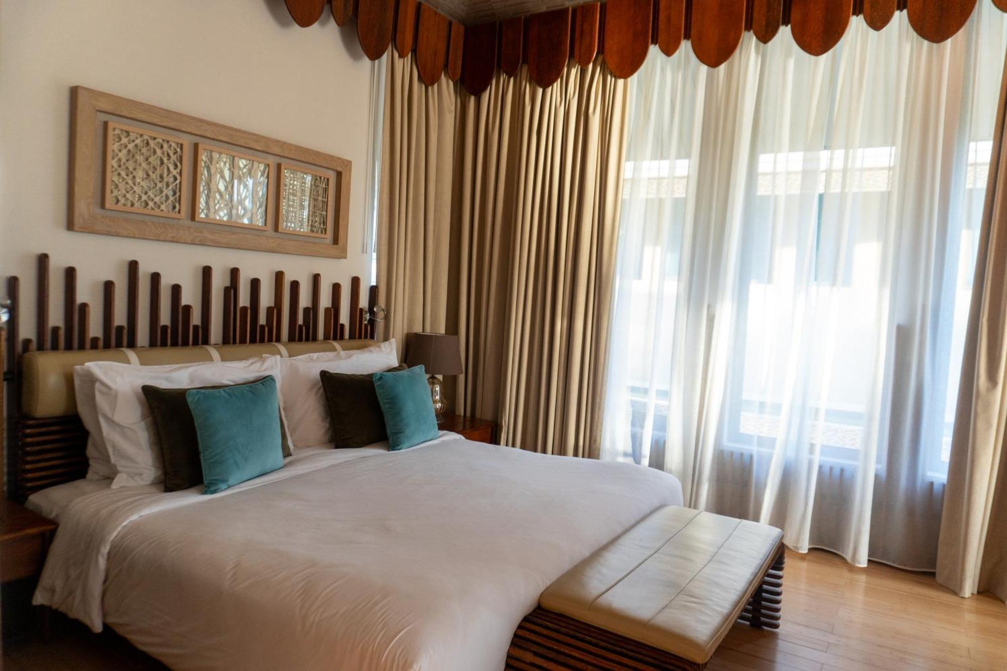 Palavra Resort Manama Exterior foto A bedroom at the hotel