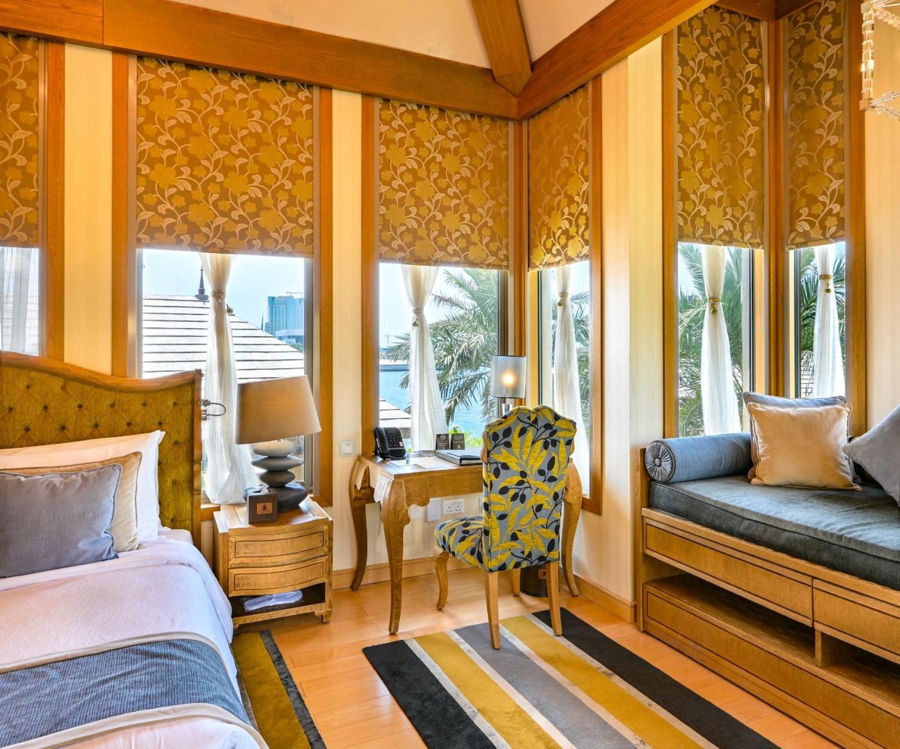 Palavra Resort Manama Exterior foto A room at the Oberoi Dubai